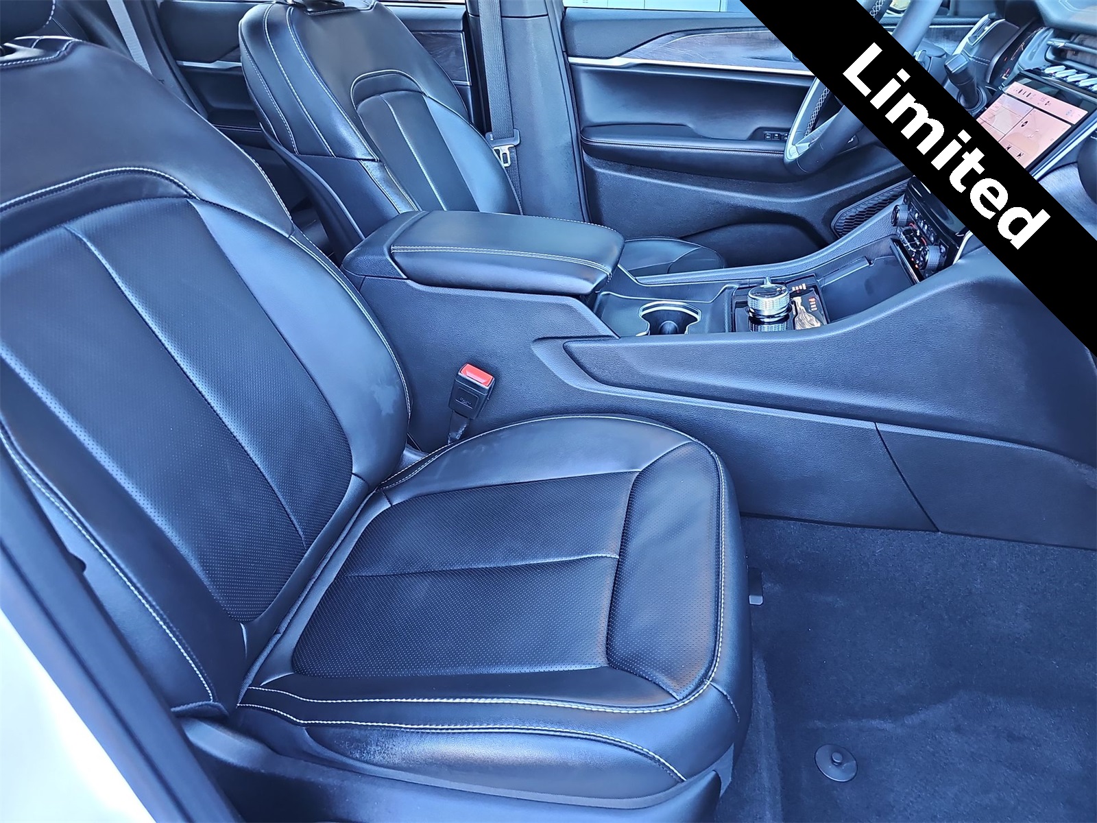 Thumbnail: 2025 Jeep Grand Cherokee - 18