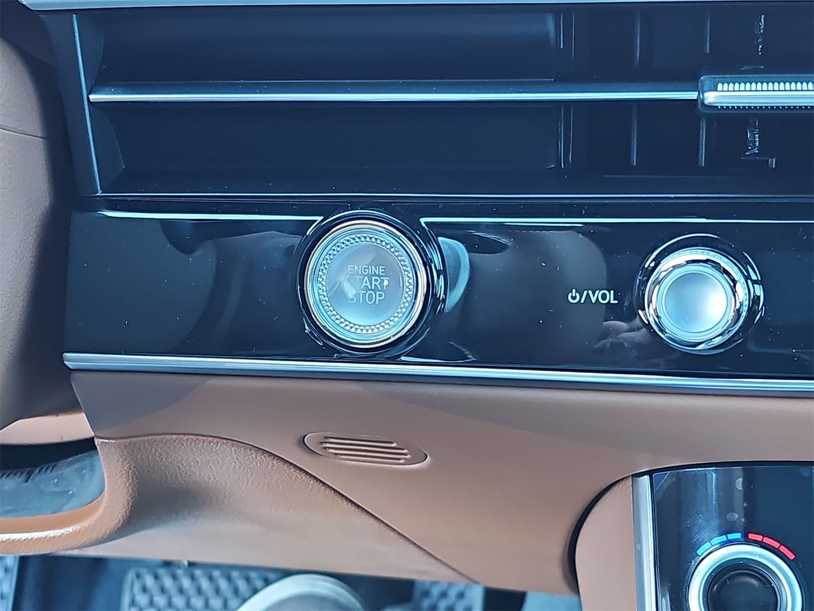 Thumbnail: 2026 Genesis GV70 - 23