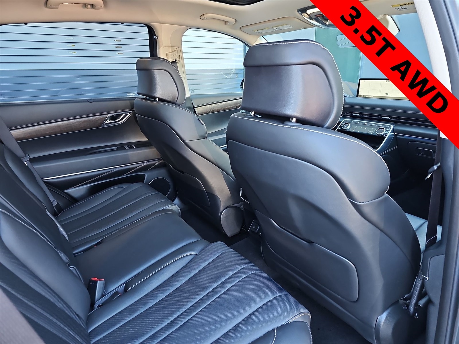 Thumbnail: 2023 Genesis GV80 - 16