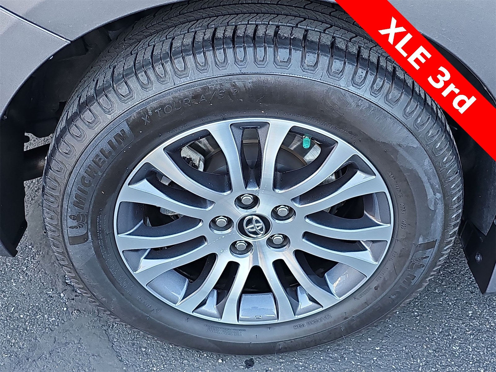 Thumbnail: 2020 Toyota Sienna - 12