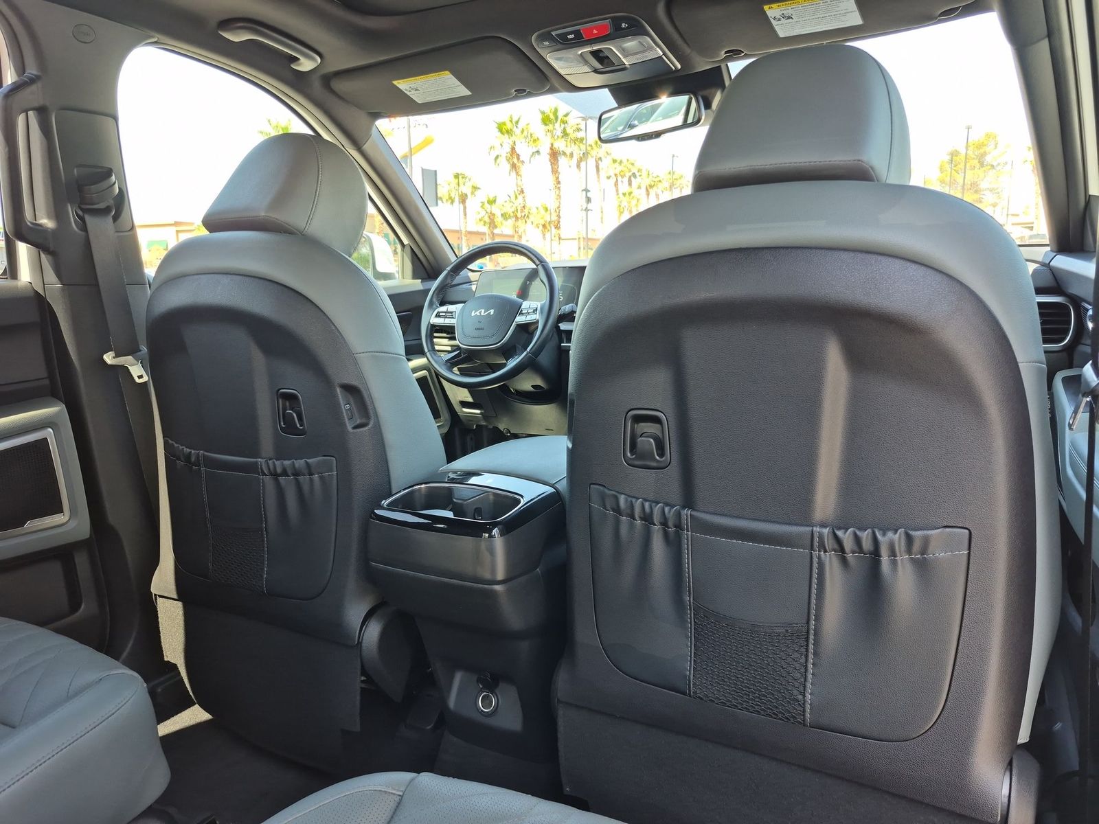 Thumbnail: 2023 Kia Telluride - 16