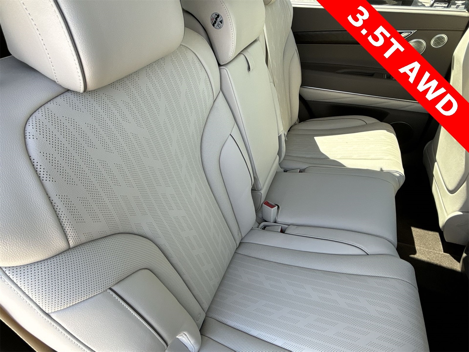 Thumbnail: 2024 Genesis GV80 - 21