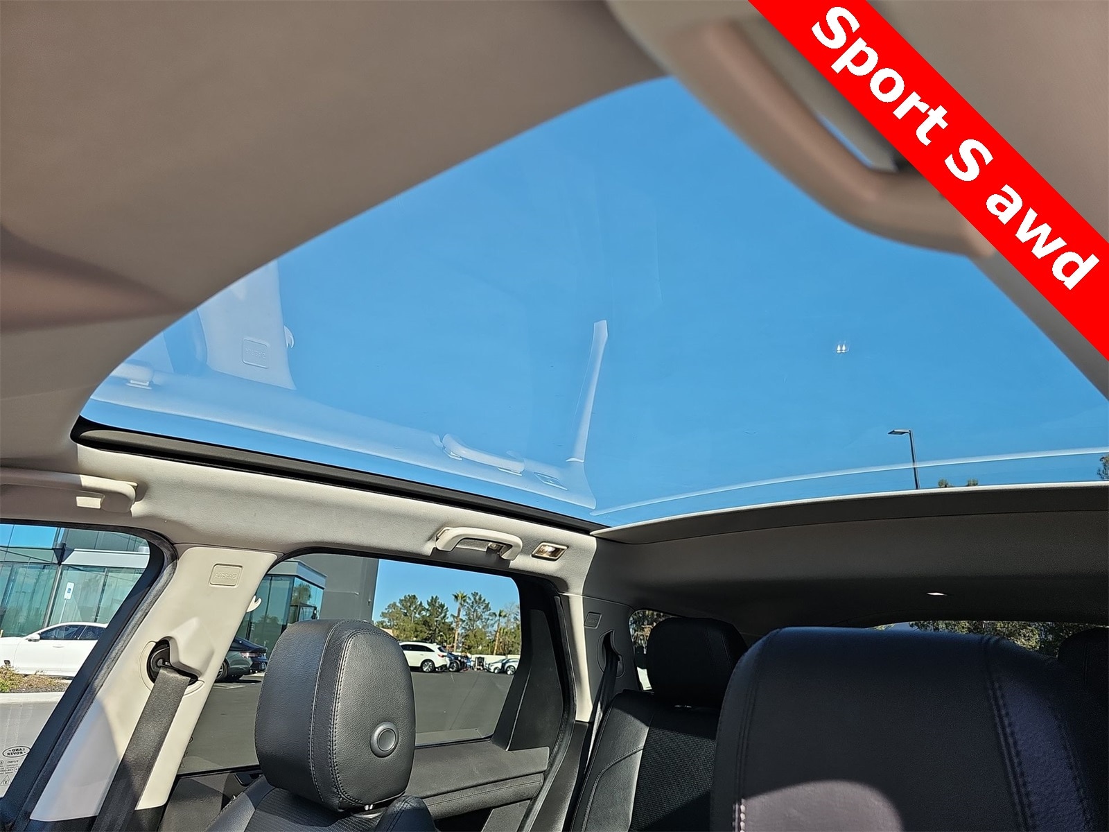 Thumbnail: 2020 Land Rover Discovery Sport - 28