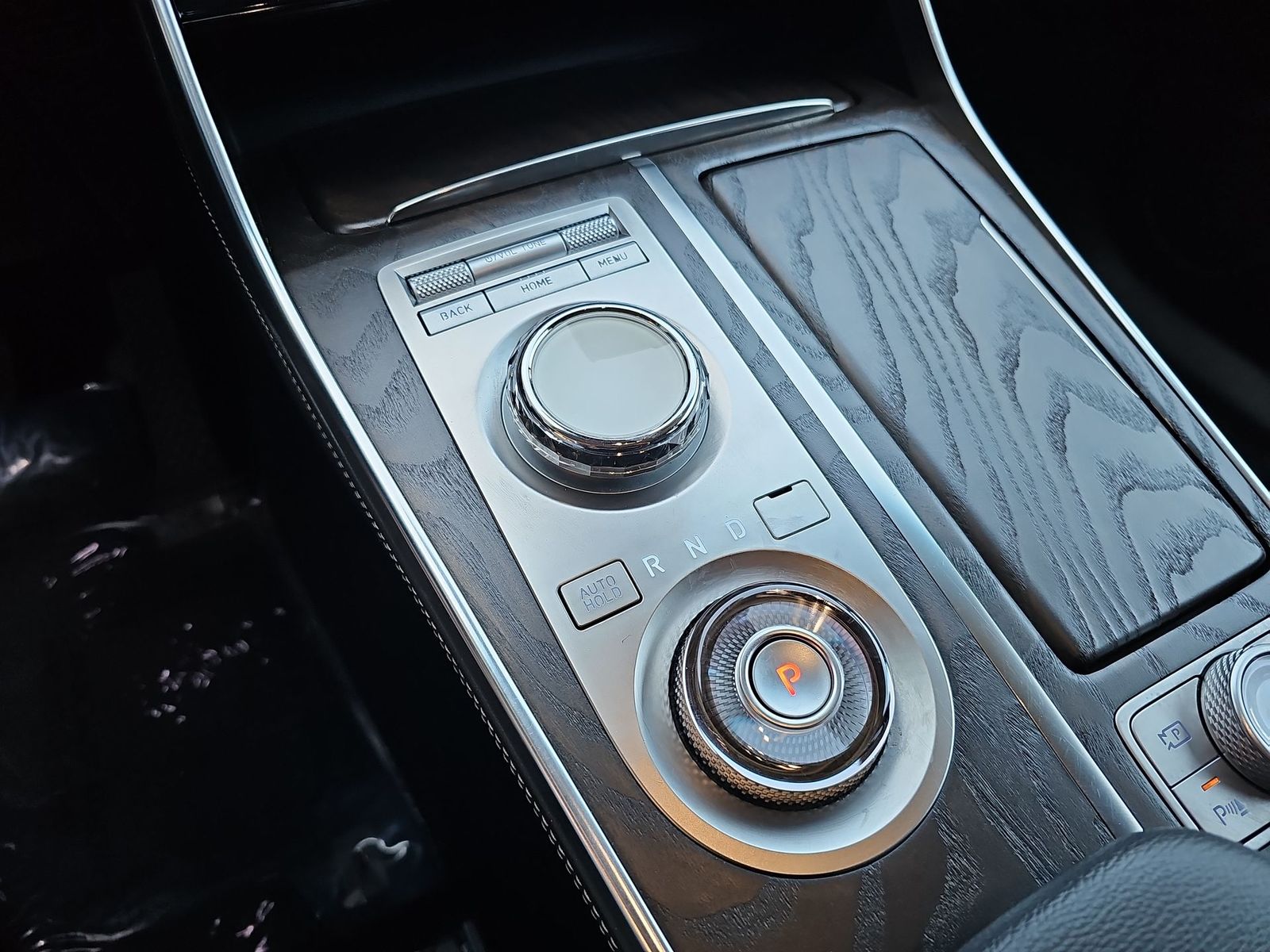 Thumbnail: 2024 Genesis GV80 - 21