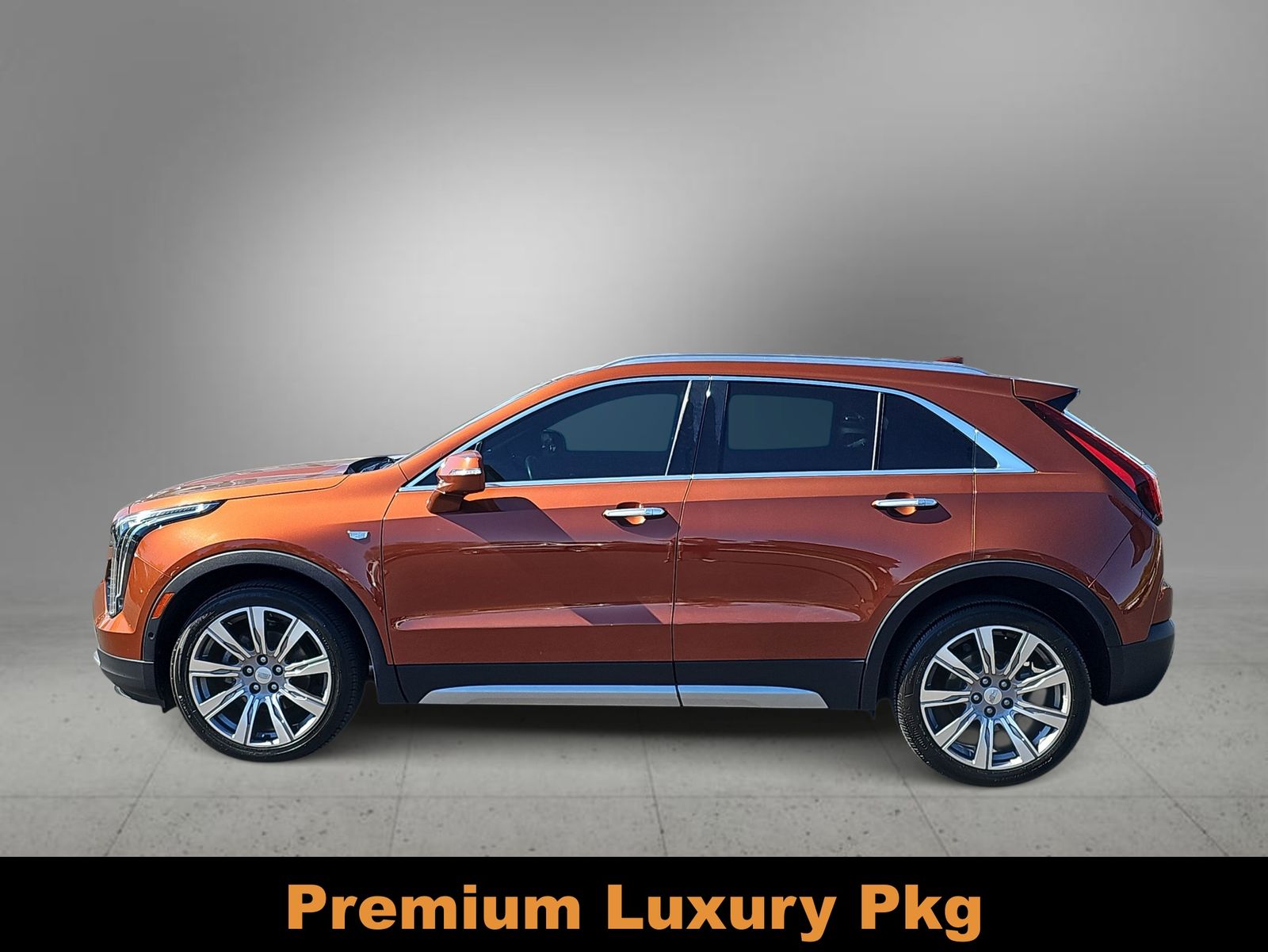 Thumbnail: 2019 Cadillac XT4 - 5
