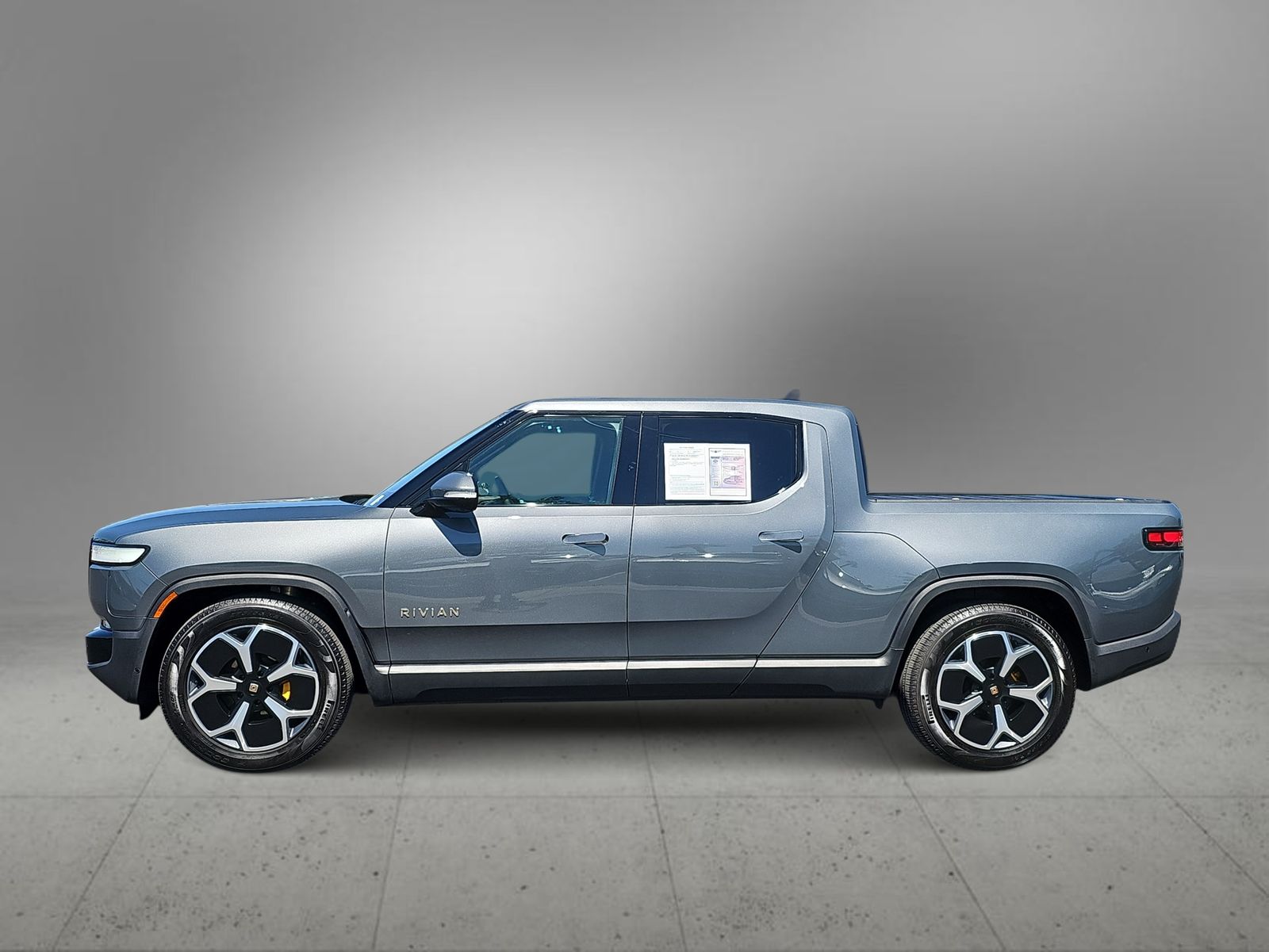 Thumbnail: 2024 Rivian R1T - 5