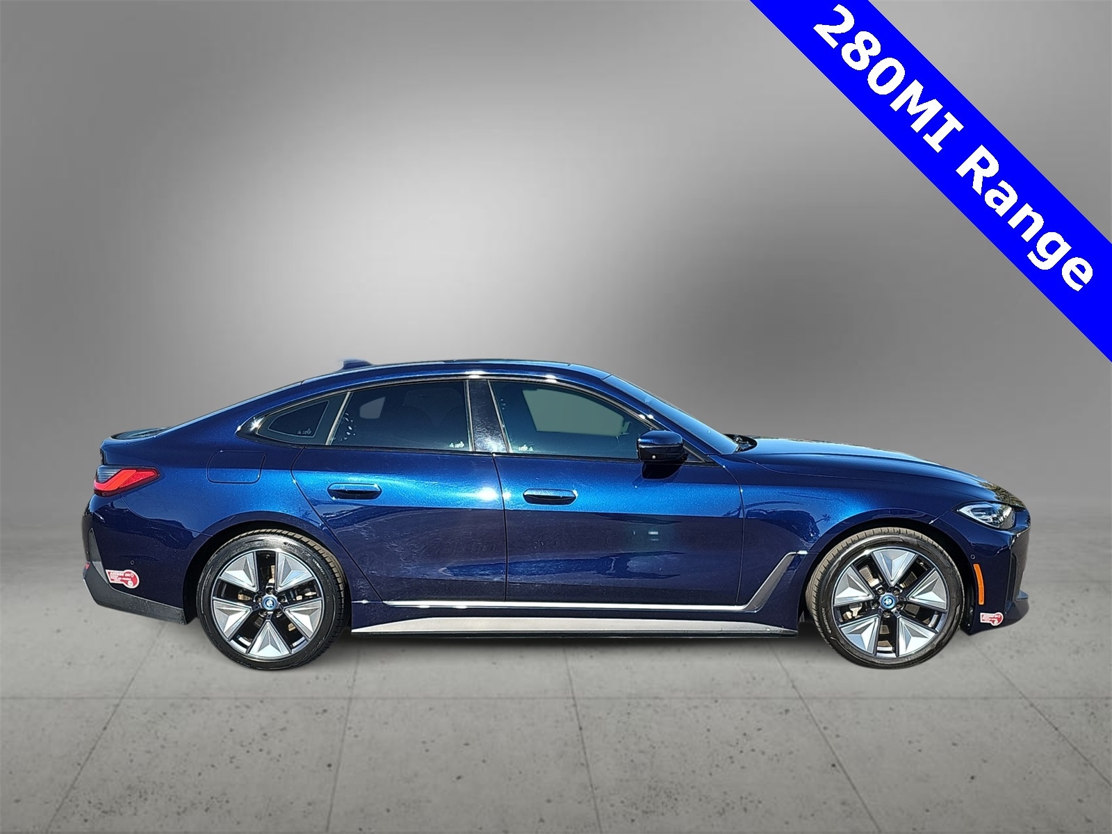 Thumbnail: 2022 BMW i4 - 9