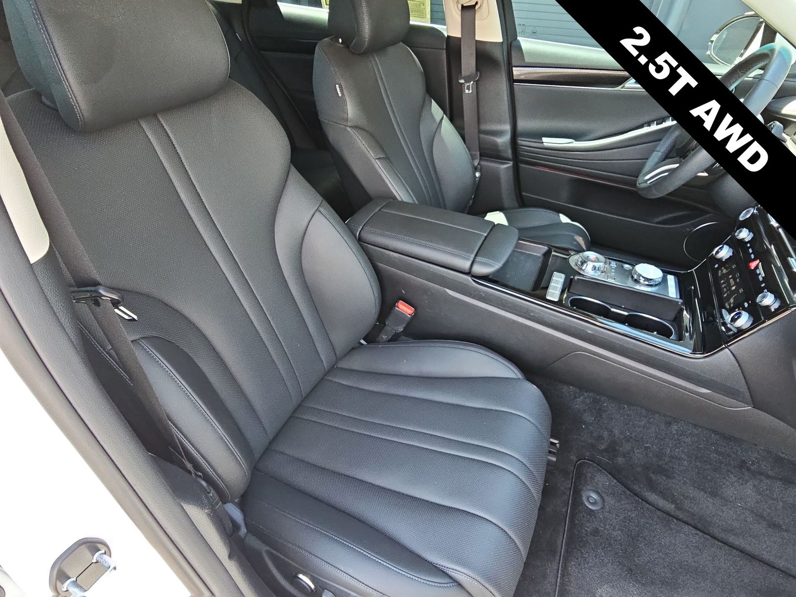 Thumbnail: 2025 Genesis G80 - 18