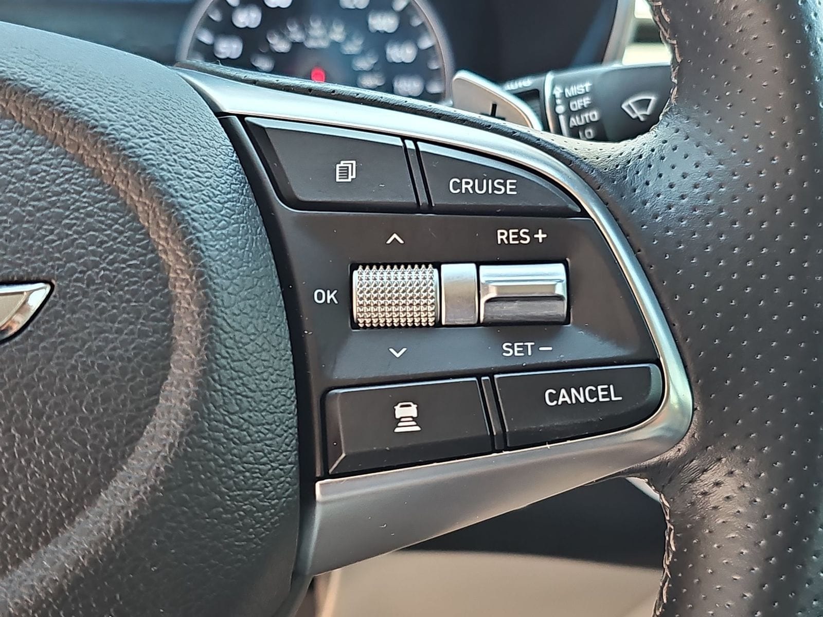 Thumbnail: 2019 Genesis G70 - 28