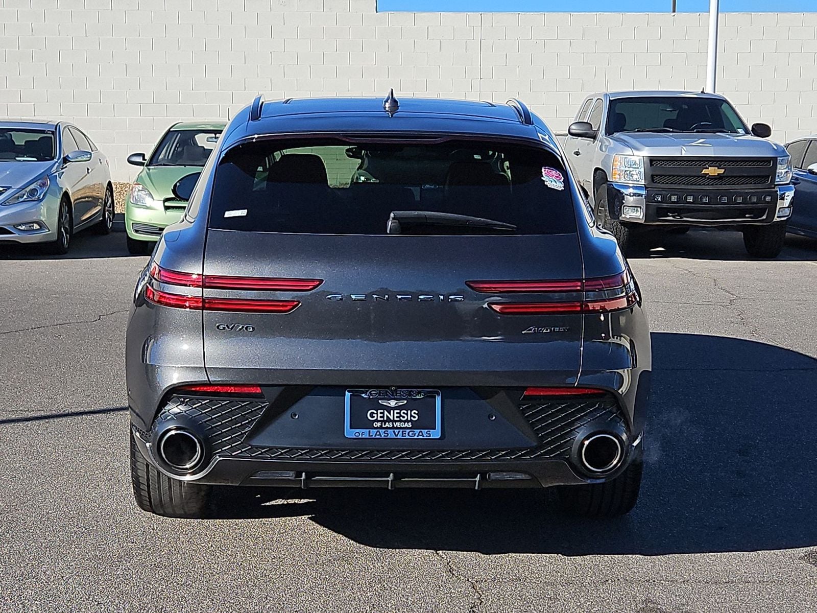 Thumbnail: 2022 Genesis GV70 - 13