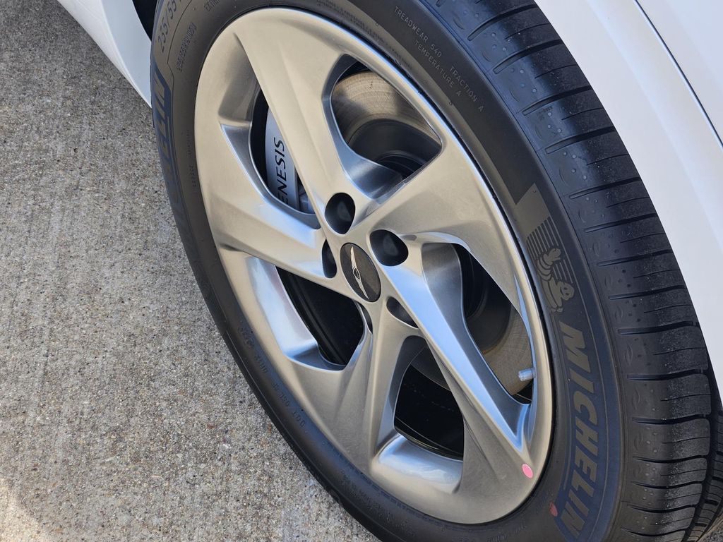 2026 GENESIS GV70 Standard - Photo 8