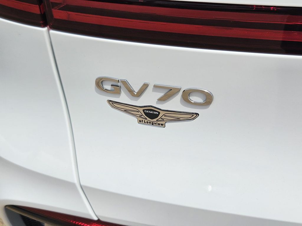 2026 GENESIS GV70 Standard - Photo 6