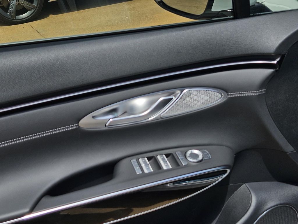 2026 GENESIS GV70 Standard - Photo 15