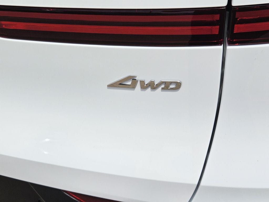 2026 GENESIS GV70 Standard - Photo 7
