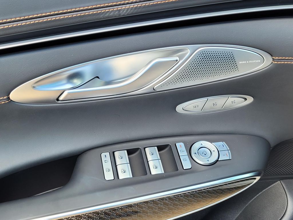 2026 GENESIS GV70 Sport Prestige - Photo 12