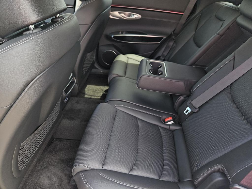 2026 GENESIS GV70 Standard - Photo 16