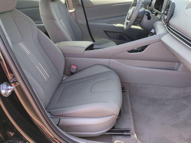 2026 Hyundai Elantra SEL - Photo 18