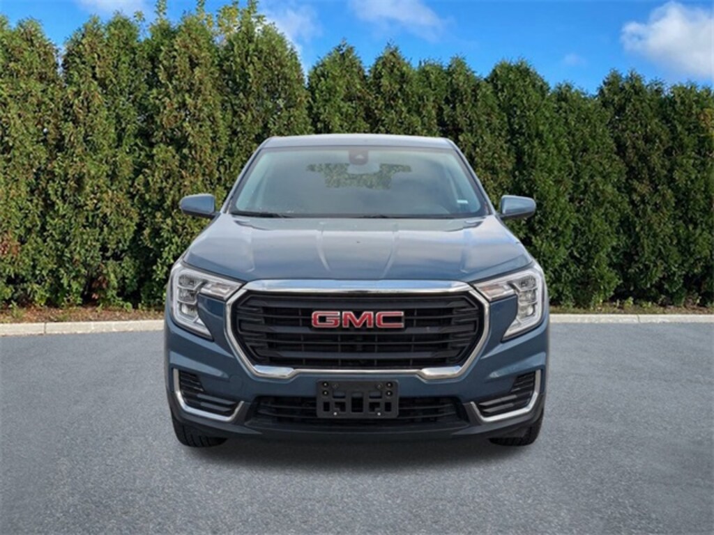 Used 2024 GMC Terrain SLE SUV