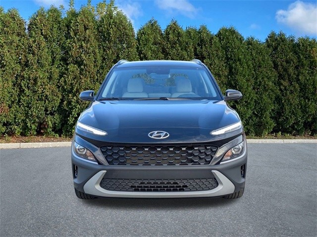 2022 Hyundai Kona SEL photo 2