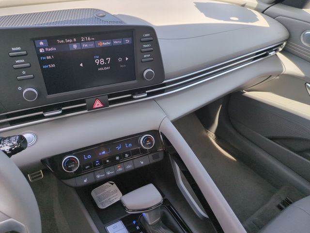 2026 Hyundai Elantra SEL - Photo 11