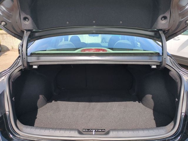 2026 Hyundai Elantra SEL - Photo 16