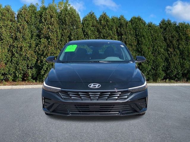 2026 Hyundai Elantra SEL - Photo 2