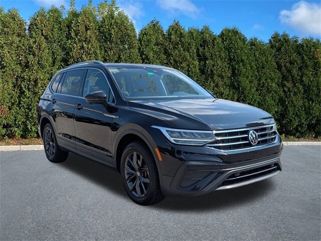 2022 Volkswagen Tiguan SE photo 3