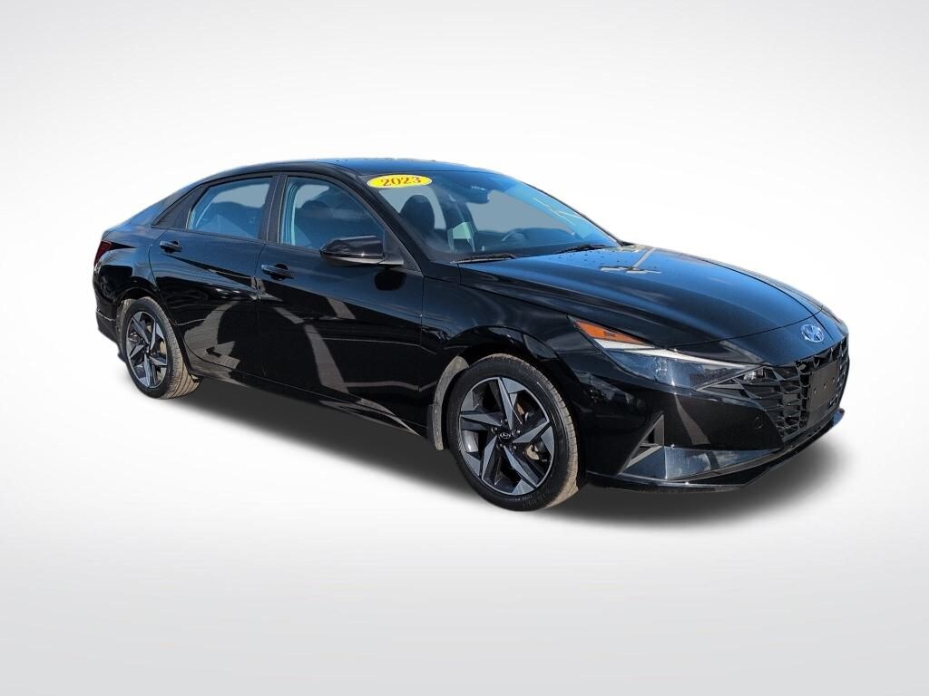 Used 2023 Hyundai Elantra SEL Sedan