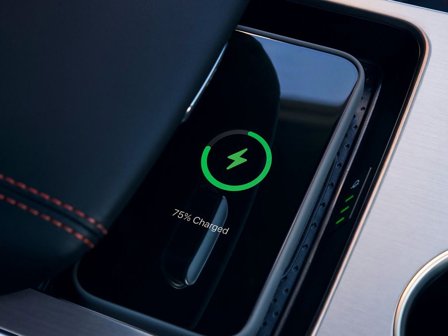 Wireless charging pad and center console of the 2027 Genesis GV70