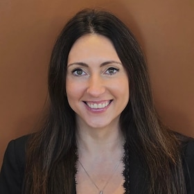 Staff member AMANDA BROWN from ID_b59574e5e36c