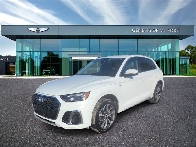 2022 Audi Q5 Premium Plus's photo