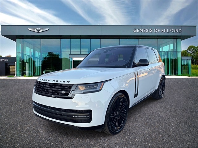 2023 Land Rover Range Rover SE's photo