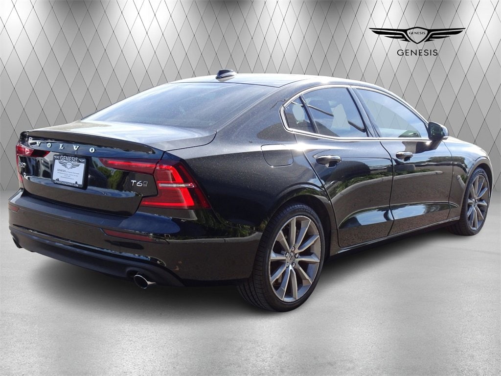 Used 2019 Volvo S60 T6 Momentum Sedan