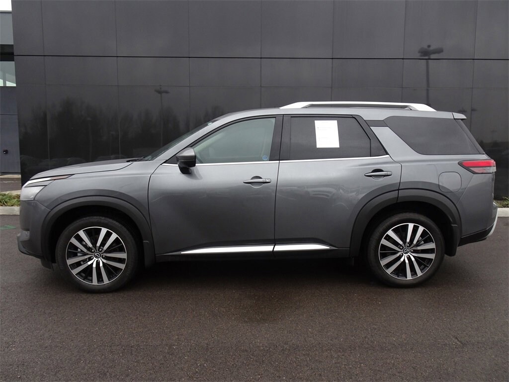 Used 2025 Nissan Pathfinder Platinum SUV