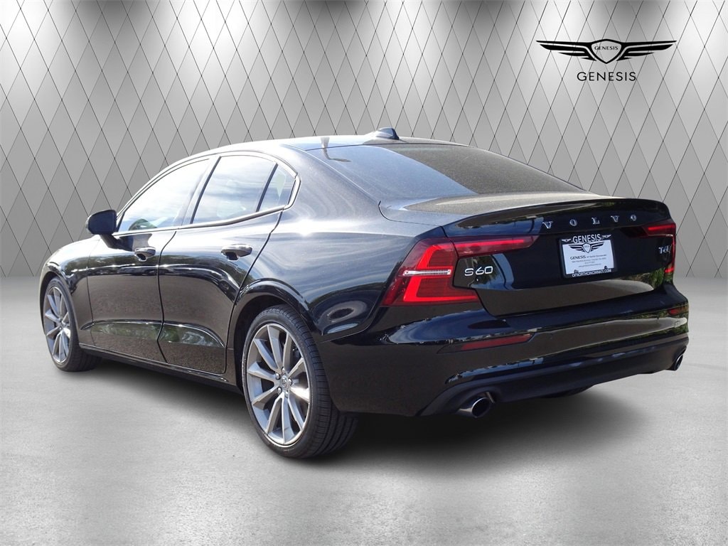 Used 2019 Volvo S60 T6 Momentum Sedan