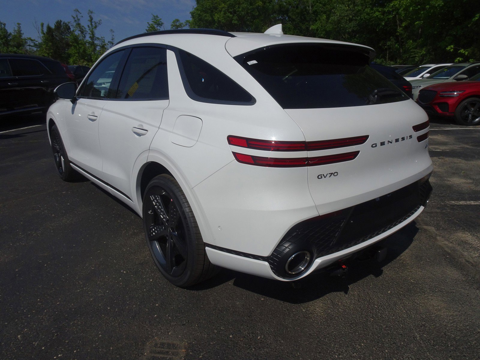 2025 Genesis GV70 2.5T Sport Prestige photo 4