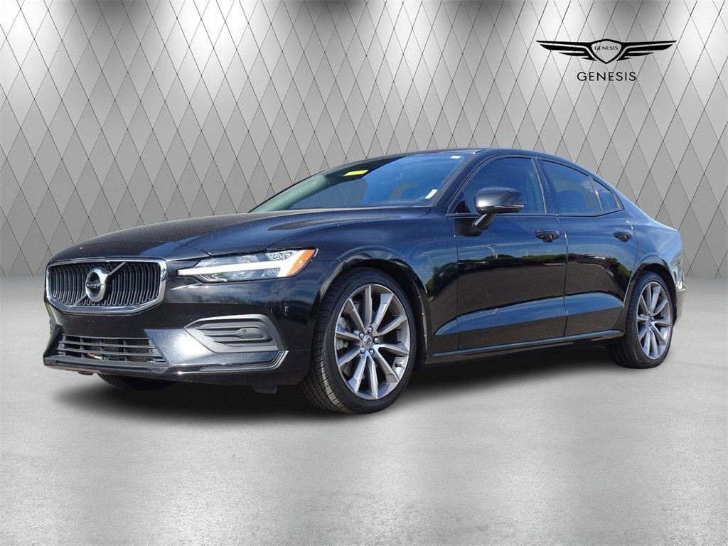 Used 2019 Volvo S60 T6 Momentum Sedan