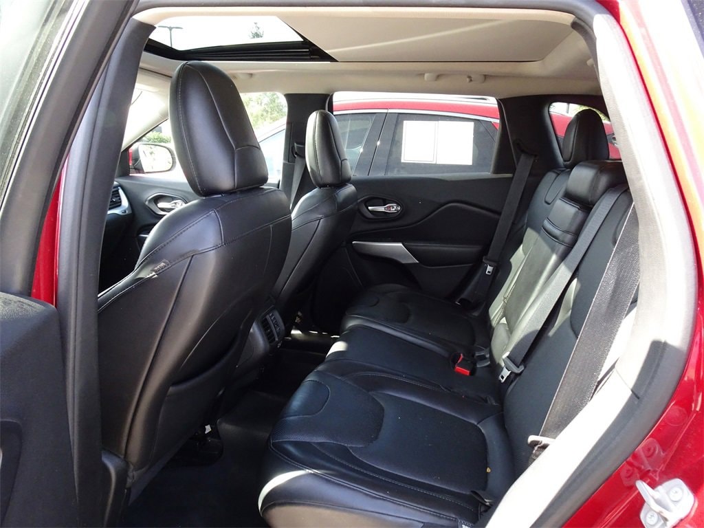 Used 2016 Jeep Cherokee Overland 4x4 SUV