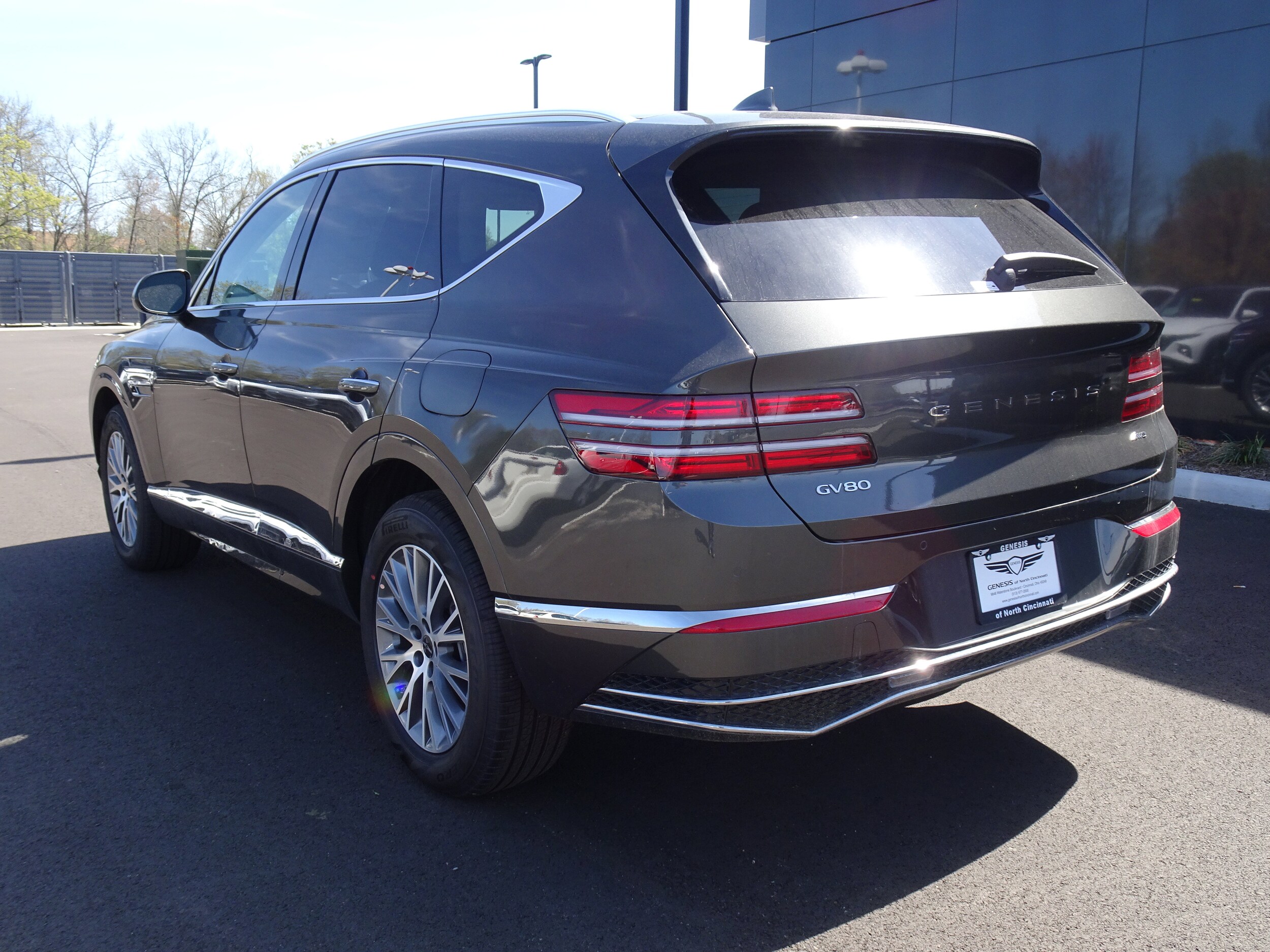 2025 Genesis GV80 2.5T Standard AWD photo 4