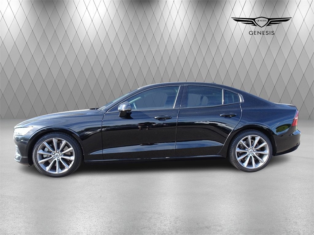 Used 2019 Volvo S60 T6 Momentum Sedan