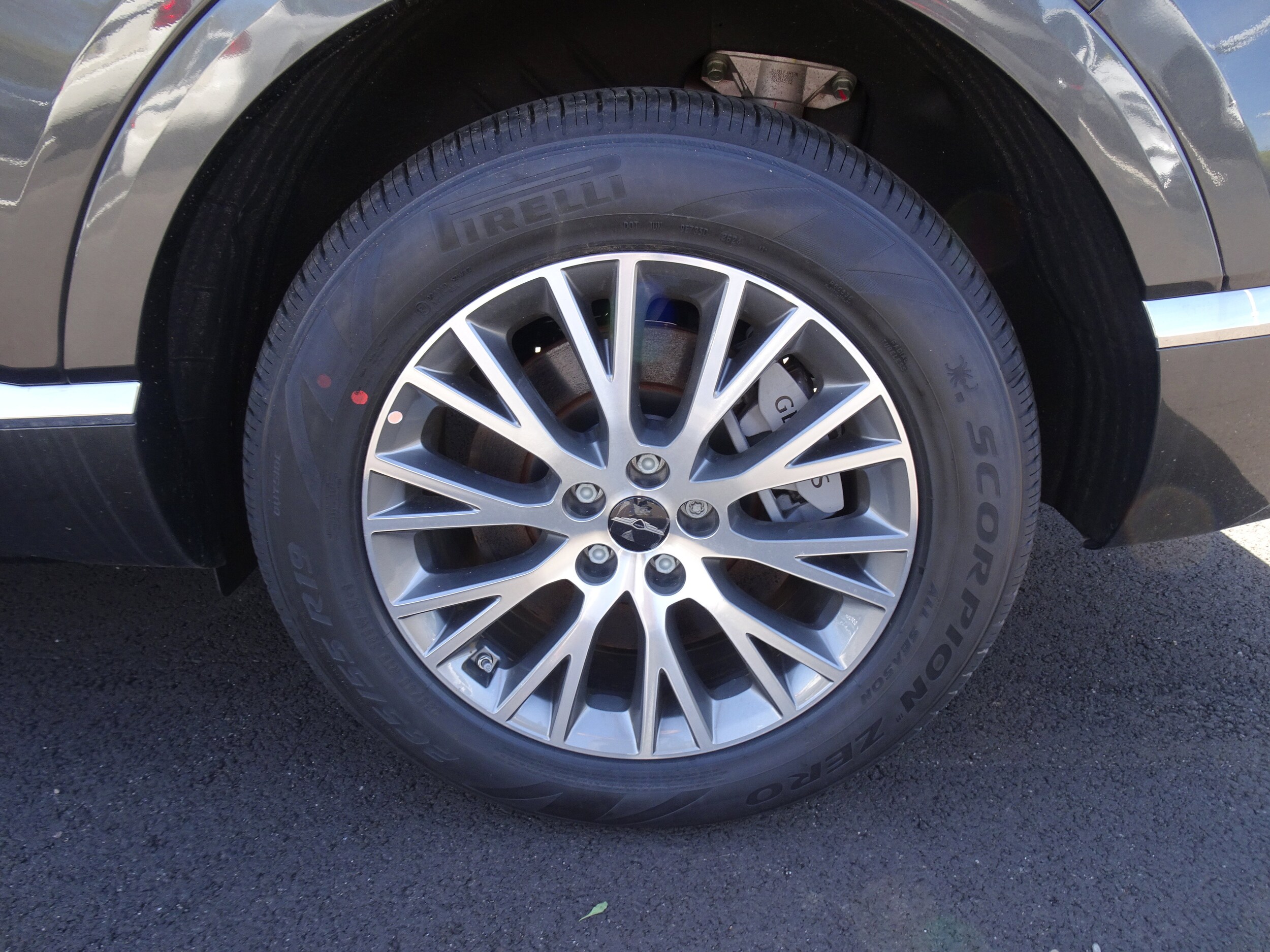 2025 Genesis GV80 2.5T Standard AWD photo 3