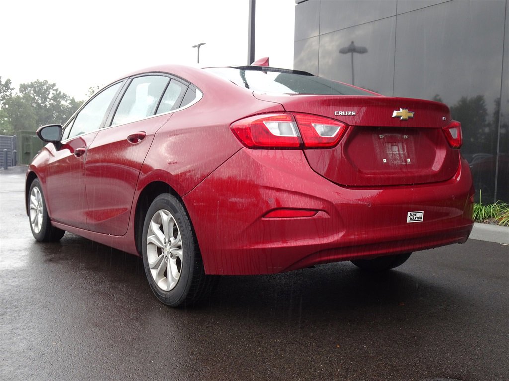 2019 Chevrolet Cruze LT photo 4