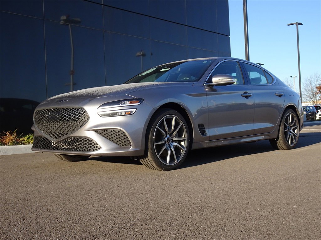 2024 Genesis G70 2.5T photo 2