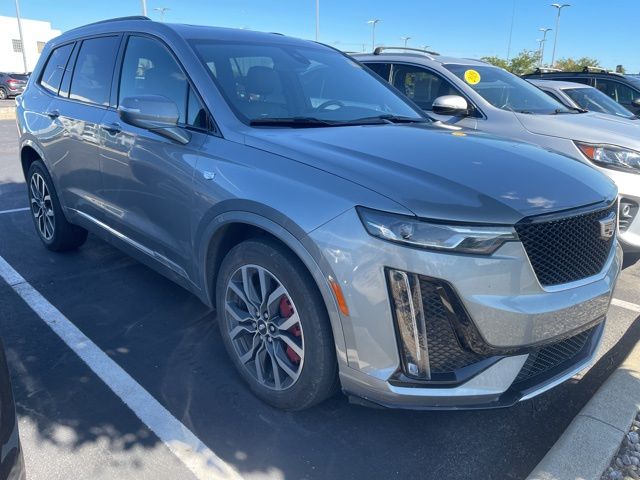 2023 Cadillac XT6 Sport photo 2