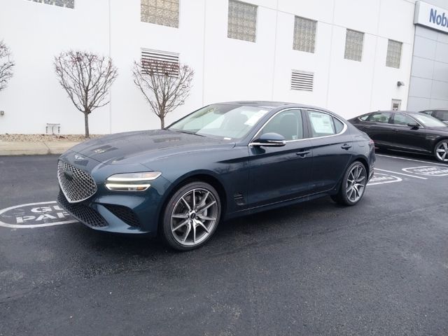2024 Genesis G70 2.5T photo 2