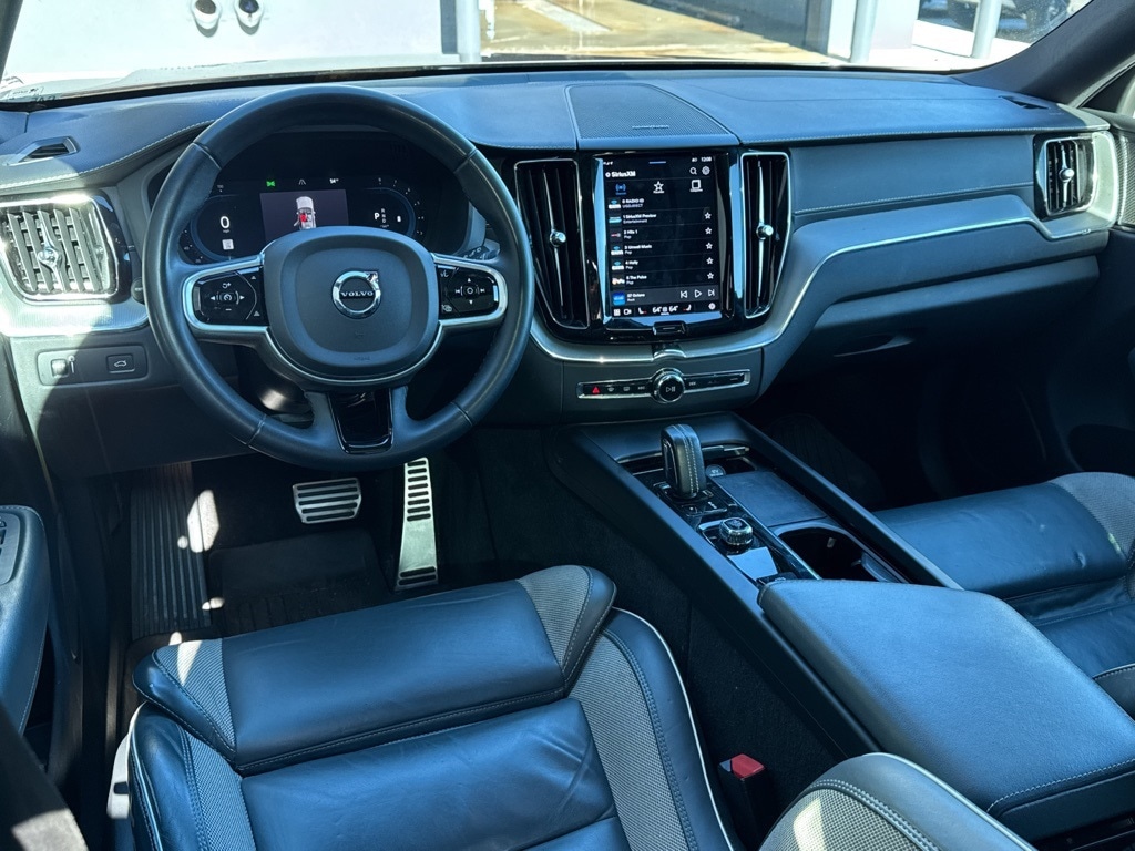 Used 2022 Volvo XC60 B5 AWD R-Design SUV