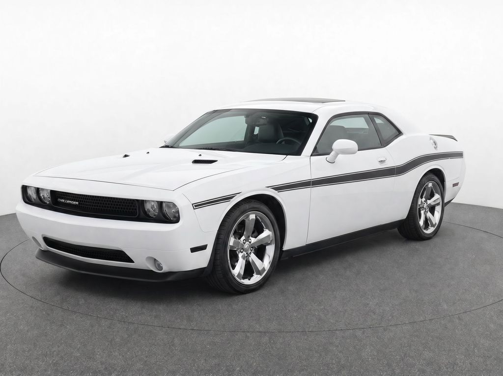 2013 Dodge Challenger SXT's photo