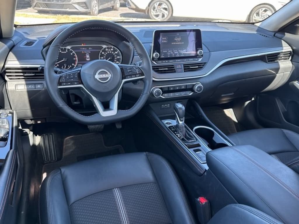 Used 2025 Nissan Altima SR Sedan