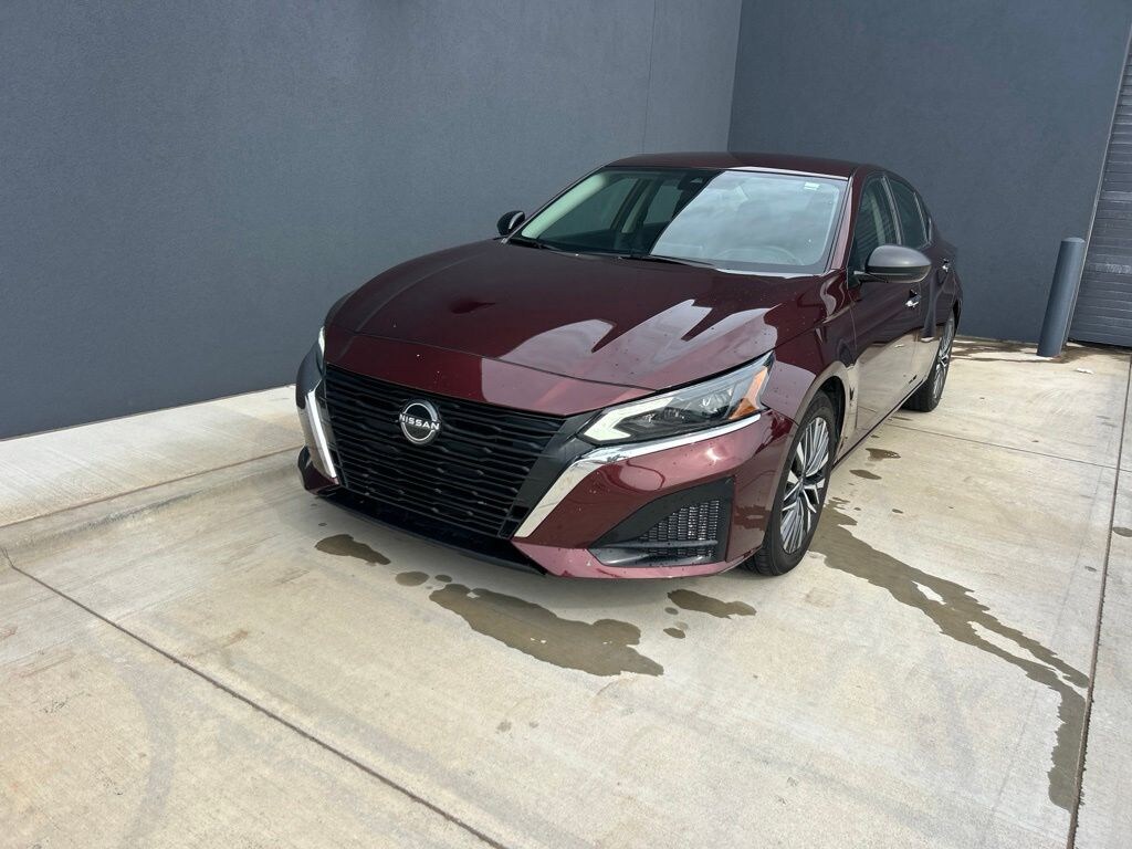 Used 2024 Nissan Altima 2.5 SV Sedan