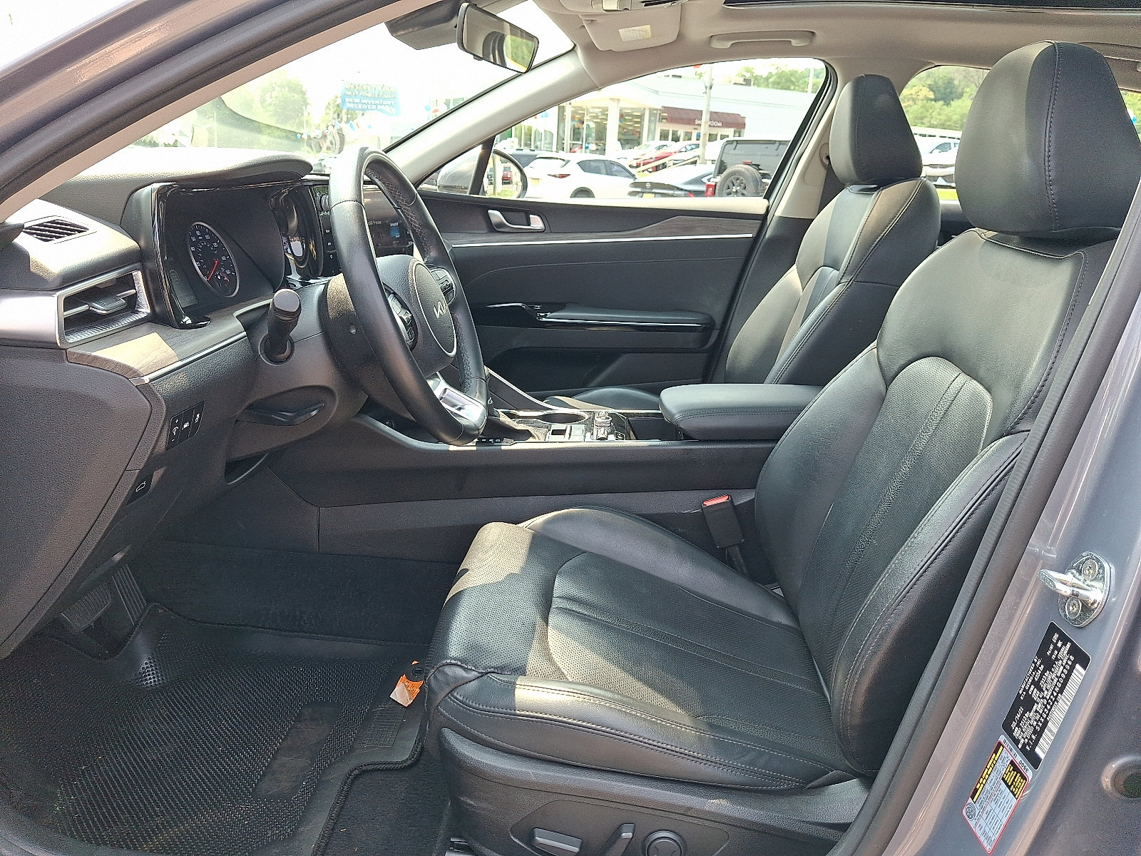 2022 Kia K5 EX - Photo 13